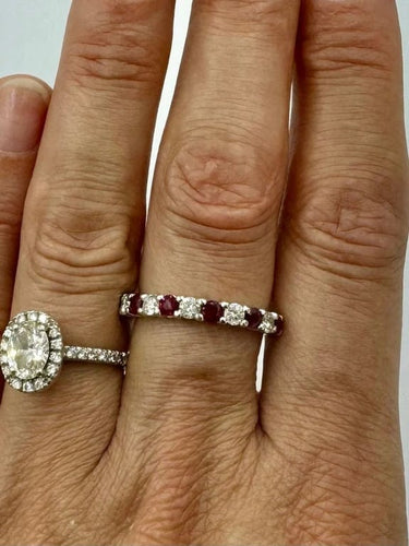 Bague 58 Alliance demi-tour en or blanc 750 avec rubis et diamants 58 Facettes