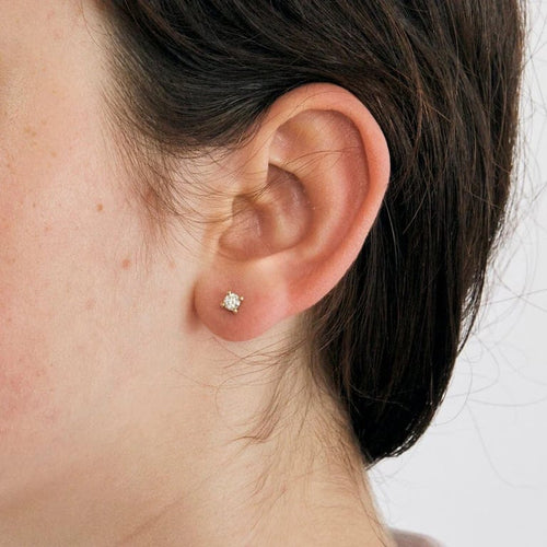 Boucles d'oreilles Boucles d’oreilles puces en or 750 avec diamants 58 Facettes