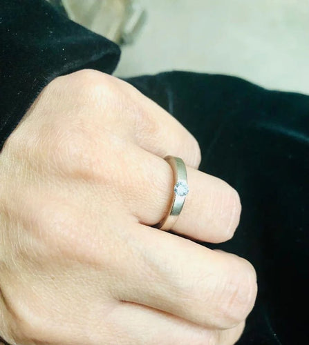Bague 52 Cartier - Bague solitaire en or blanc 18k avec diamant 0,21 ct 58 Facettes