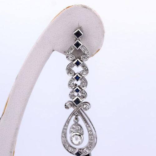 Boucles d'oreilles Boucles d'oreilles en or blanc 18 carats avec diamants et saphirs 58 Facettes