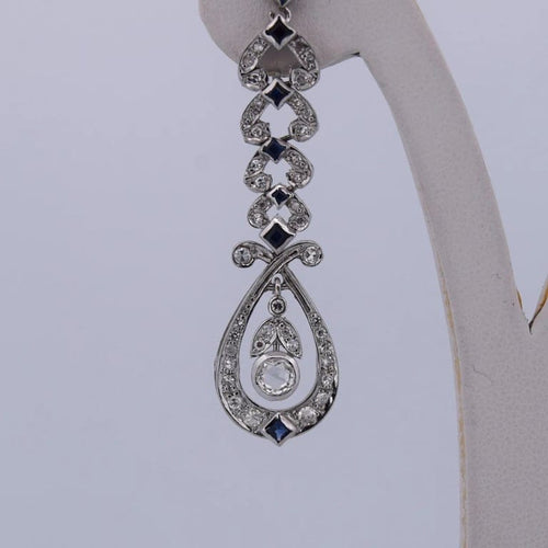 Boucles d'oreilles Boucles d'oreilles en or blanc 18 carats avec diamants et saphirs 58 Facettes