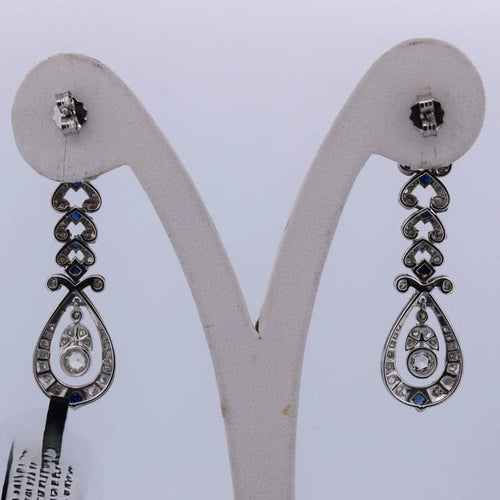 Boucles d'oreilles Boucles d'oreilles en or blanc 18 carats avec diamants et saphirs 58 Facettes