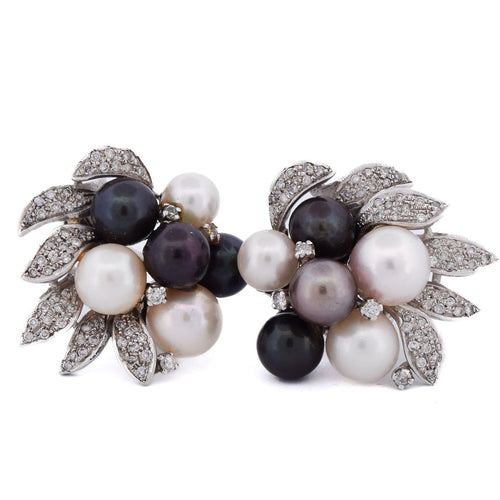Boucles d'oreilles Boucles d'oreilles vintage - Motif floral en or blanc 18 carats avec perles et diamants 58 Facettes OR26 (00229)