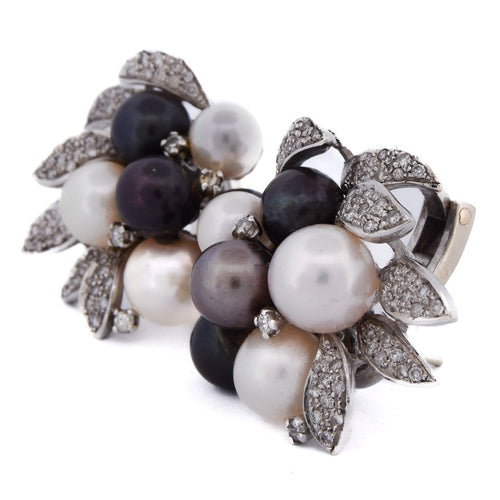 Boucles d'oreilles Boucles d'oreilles vintage - Motif floral en or blanc 18 carats avec perles et diamants 58 Facettes OR26 (00229)