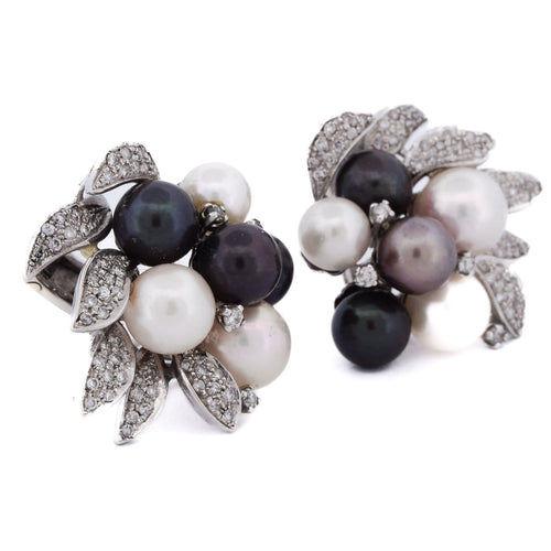 Boucles d'oreilles Boucles d'oreilles vintage - Motif floral en or blanc 18 carats avec perles et diamants 58 Facettes OR26 (00229)