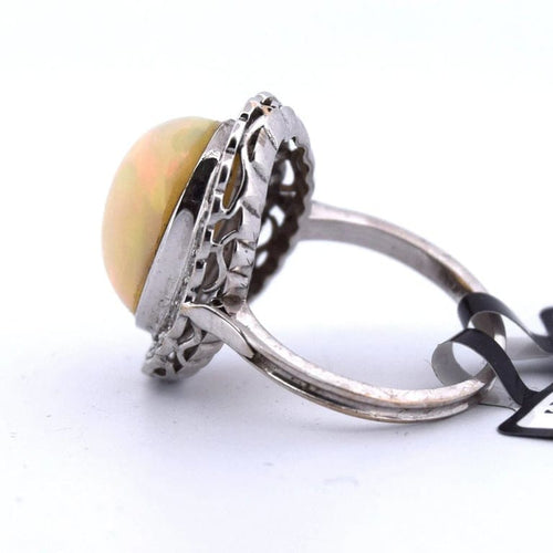 Bague 51 Bague en or 18 carats avec opale et diamants 58 Facettes
