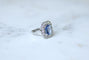 Bague Art Déco - Bague marguerite en or blanc saphir de Ceylan et diamants 58 Facettes