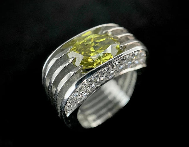 Bague 56 Bague en platine - Diamant jaune taille radiant 3,28 ct 58 Facettes