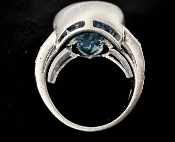 Bague 58 Bague en or blanc 18 carats, topaze et diamants 58 Facettes