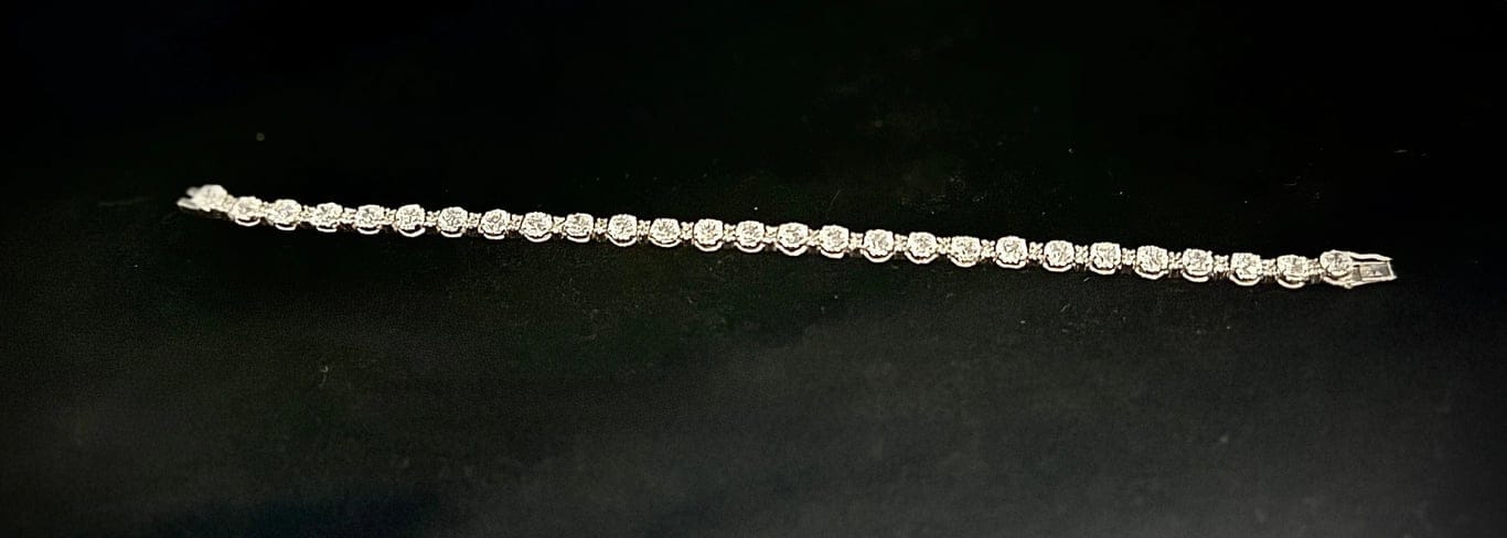 Bracelet Bracelet rivière en or blanc 14 carats et diamants 8,60 ct 58 Facettes