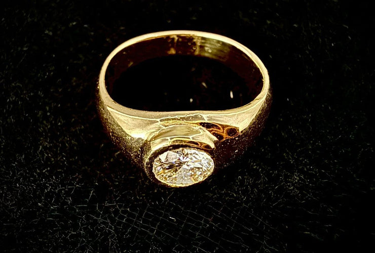 Bague 53.5 Bague jonc homme en or jaune 18 carats avec diamant 0,85 ct 58 Facettes