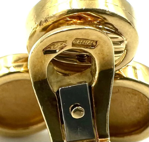 f55e8a23-af85-43de-c1f4-9e0189689400