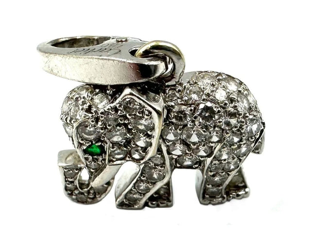 Pendentif Cartier - Breloque éléphant en or blanc, diamants et émeraude 58 Facettes
