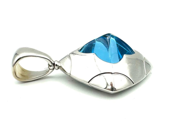 Pendentif BVLGARI Pyramide - Pendentif en or blanc et topaze bleue 58 Facettes
