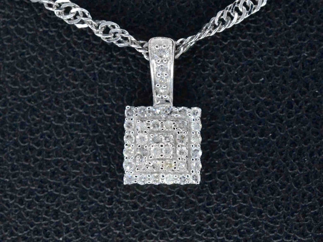 Pendentif Pendentif en or blanc 14 carats avec diamants 58 Facettes 2024