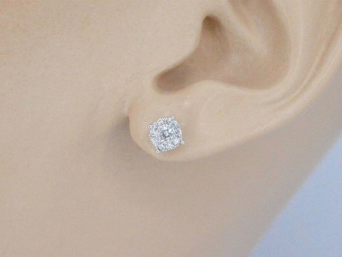 Boucles d'oreilles Boucles d'oreilles en or blanc 14 carats serties de diamants 58 Facettes 2157