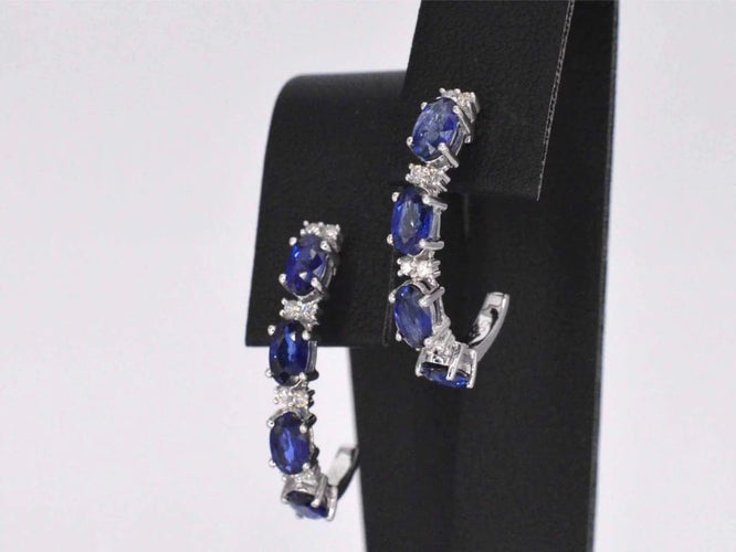 Boucles d'oreilles Boucles d’oreilles en or blanc 14 carats avec diamants et saphir 58 Facettes 2130