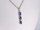 Pendentif Pendentif en or blanc 14 carats avec diamants et saphir 58 Facettes 2136