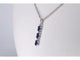 Pendentif Pendentif en or blanc 14 carats avec diamants et saphir 58 Facettes 2136