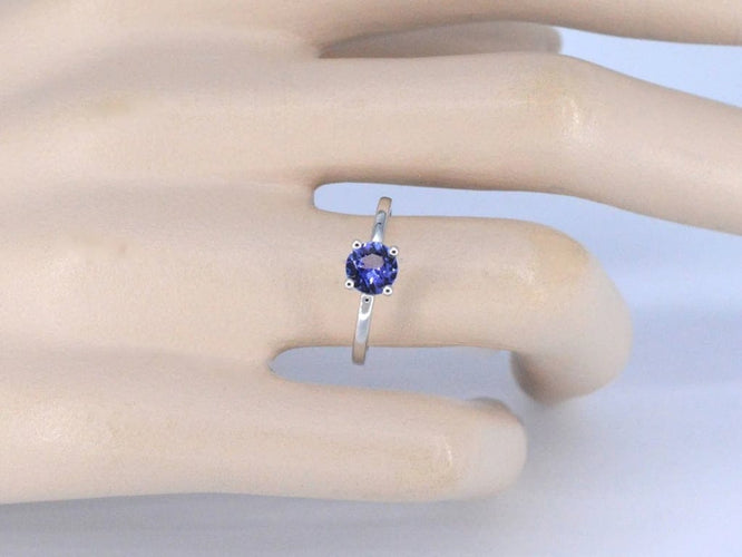 Bague 54 Bague en or blanc 14 carats avec tanzanite et diamant 58 Facettes 2200