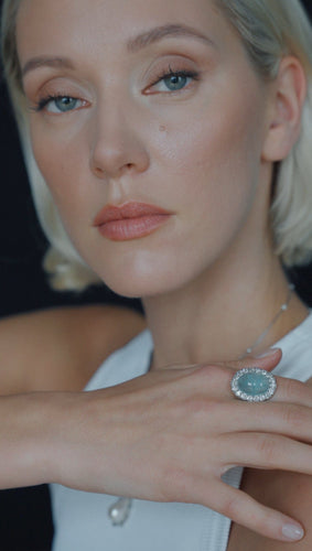 Bague 53.5 Bague marguerite cabochon en or blanc et platine, aigue-marine et diamants 58 Facettes