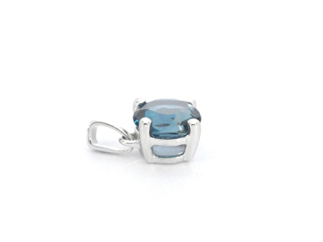 Pendentif Pendentif en or blanc 14 carats orné de topaze 58 Facettes 2331