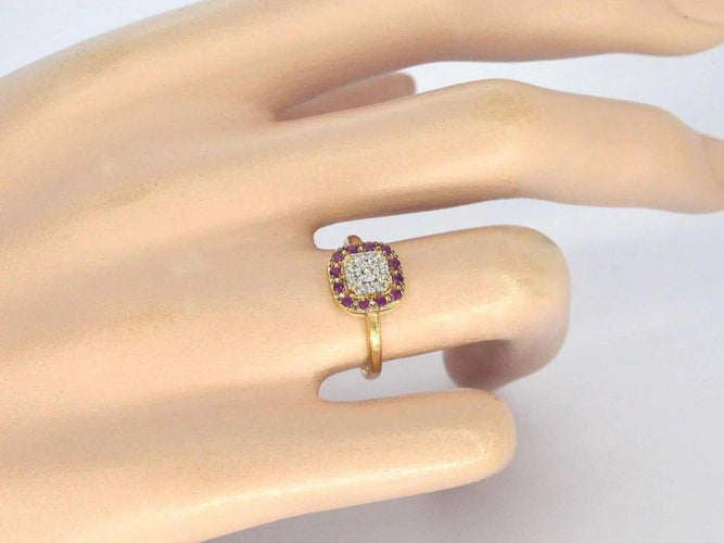 Bague 54 Bague en or jaune avec diamants et rubis 58 Facettes 2345