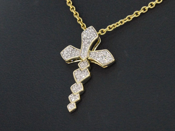 Pendentif Pendentif en or jaune et diamants 58 Facettes 2337