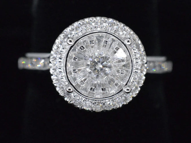 Bague 54 Bague d'entourage en or blanc avec diamants 58 Facettes 2008