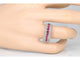 Bague 54 Bague pavée en or blanc 14 carats avec diamants et rubis 58 Facettes 2058