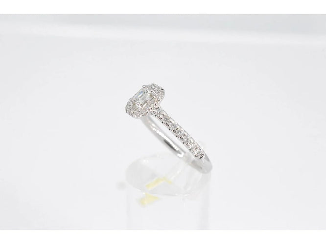 Bague 54 Bague entourage en or blanc 14 carats avec diamants 58 Facettes 2086