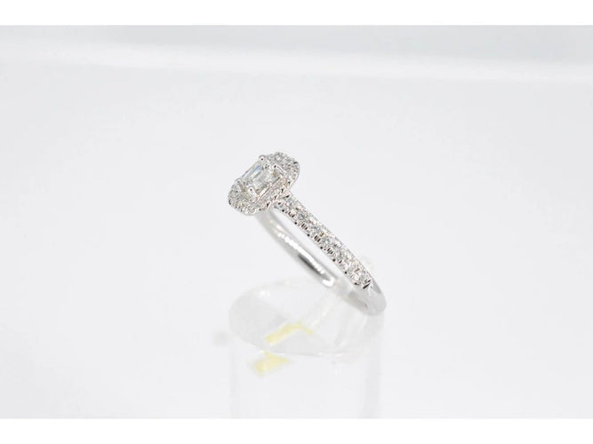 Bague 54 Bague entourage en or blanc et diamants 58 Facettes 2086