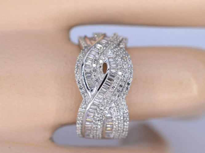 Bague 54 Bague en or blanc 14 carats sertie de diamants taille brillant 58 Facettes 2169
