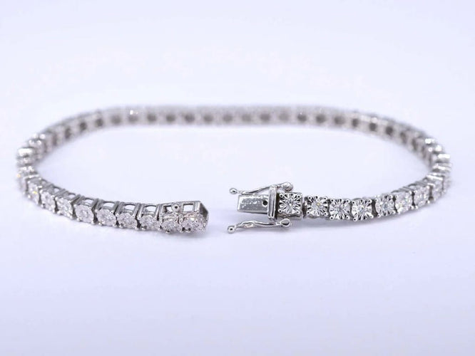 Bracelet Bracelet tennis en or blanc 14 carats avec diamants 58 Facettes 2021