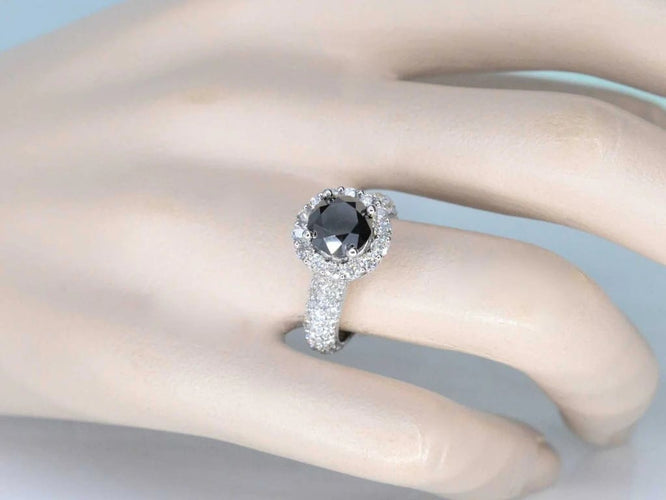 Bague 54 Bague entourage en or blanc 18 carats avec diamants et diamant noir 58 Facettes 2049