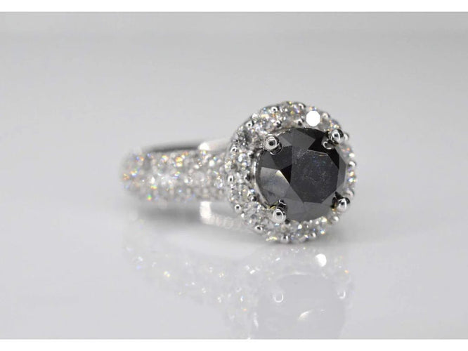 Bague 54 Bague entourage en or blanc 18 carats avec diamants et diamant noir 58 Facettes 2049