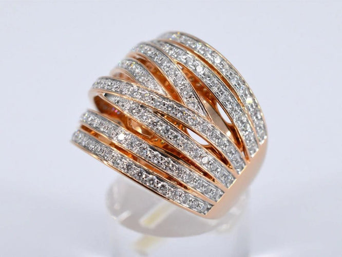 Bague 54 Bague en or rose 18 carats sertie de diamants taille brillant 58 Facettes 2178