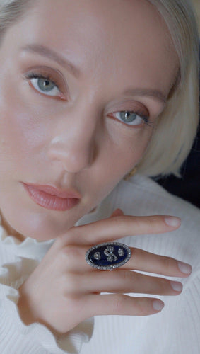 Bague 61 Bague navette XVIIIe siècle en or rose, argent, émail bleu et diamants 58 Facettes