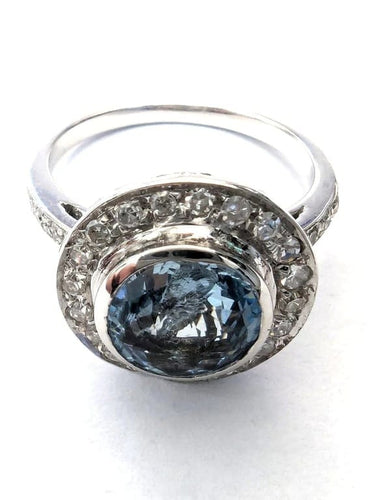 Bague 55 Bague en or blanc 18 ct avec aigue-marine et diamants 58 Facettes