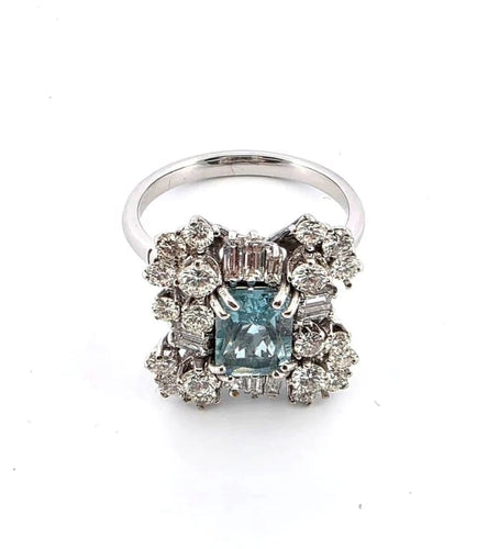 Bague 57 Bague vintage en or blanc 18 carats avec aigue-marine et diamants 58 Facettes