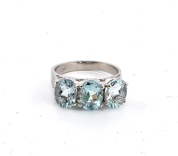 Bague 56 Bague en platine avec aigue-marine et diamants 58 Facettes