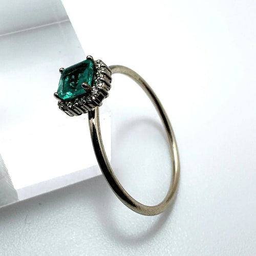 b8b9bcc9-e1ca-471e-c14e-3025288acb00