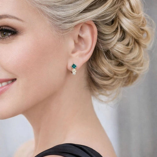 Boucles d'oreilles Boucles d'oreilles en or blanc et jaune, émeraudes et diamants 58 Facettes 50395