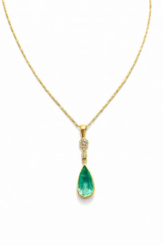 Collier Collier avec pendentif en or jaune 18 carats, émeraude colombienne et diamants 58 Facettes 50185