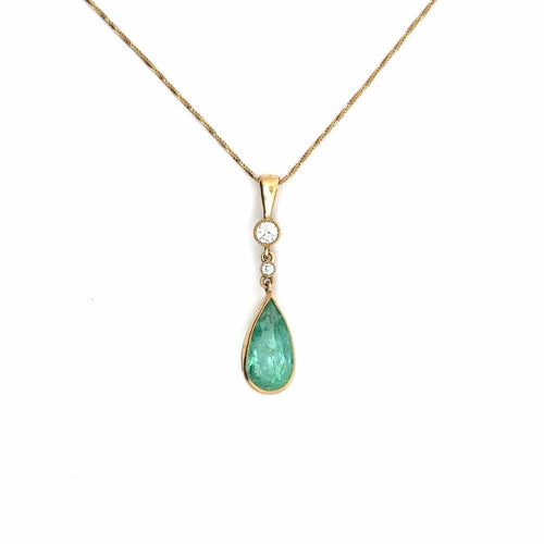 Collier Collier avec pendentif en or jaune 18 carats, émeraude colombienne et diamants 58 Facettes 50185