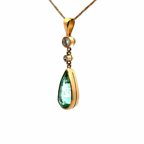 Collier Collier avec pendentif en or jaune 18 carats, émeraude colombienne et diamants 58 Facettes 50185