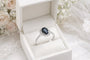 Bague 62 Bague halo - saphir bleu et diamants en or blanc 18k 58 Facettes 50212