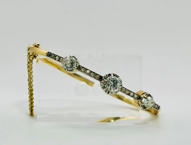 Bracelet Bracelet rigide en or jaune 18 carats et diamants taille ancienne 58 Facettes 50269