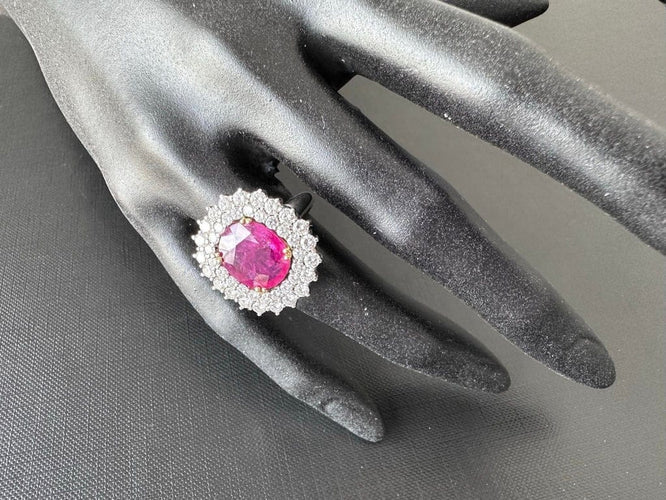 Bague 56.5 Bague cocktail en or blanc 18 carats avec diamants et rubis 58 Facettes