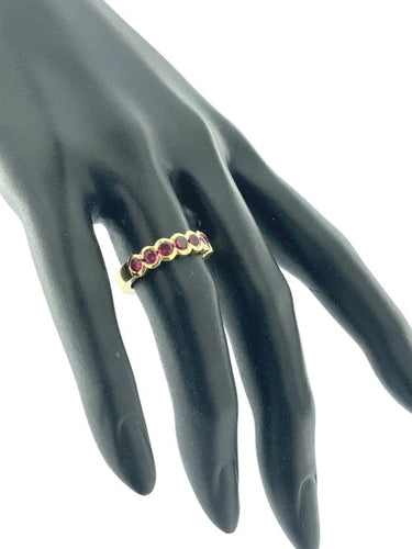 Bague 53.5 BALESTRA - Bague eternity en or jaune 18 carats et rubis 58 Facettes